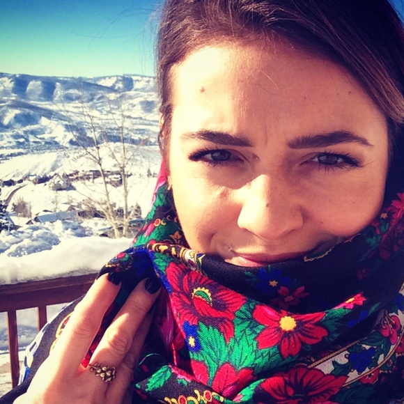 Profile Picture of Martyna Mackiewicz (@martynam28) on Poshmark