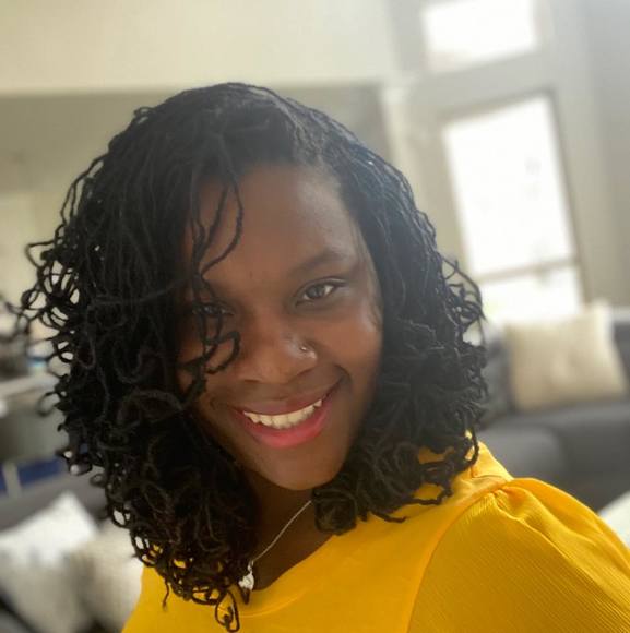 Profile Picture of Aisha Rashida (@arjones) on Poshmark