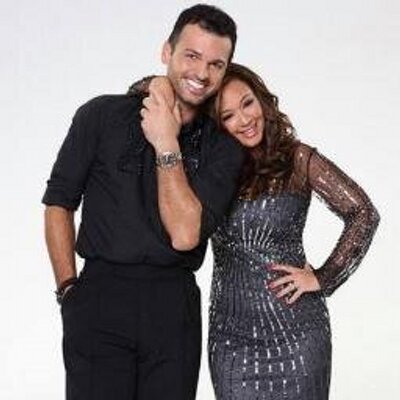 Profile Picture of Team Leah & Tony (@TeamLEONY) on Twitter