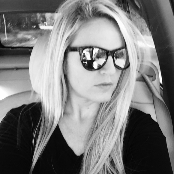 Profile Picture of Kayce Peltier (@kaycepeltier) on Poshmark