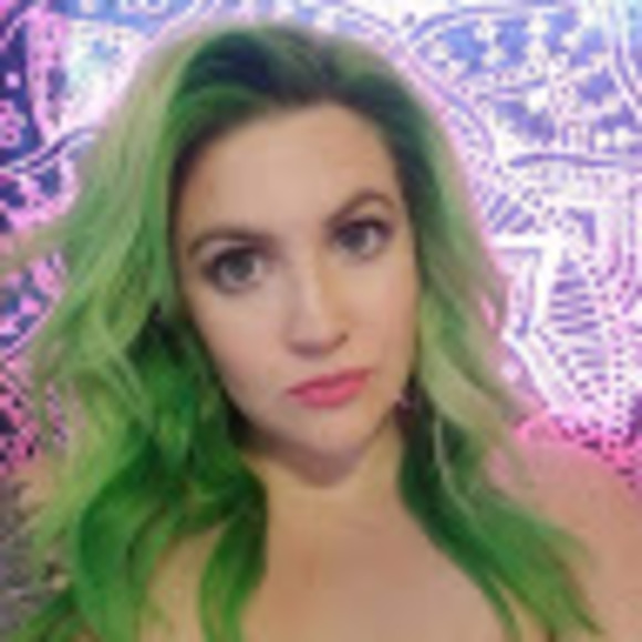 Profile Picture of Katy Malmquist (@lunaroyaloxox) on Poshmark