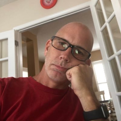 Profile Picture of Mike Curnutte (@mnutte71) on Twitter