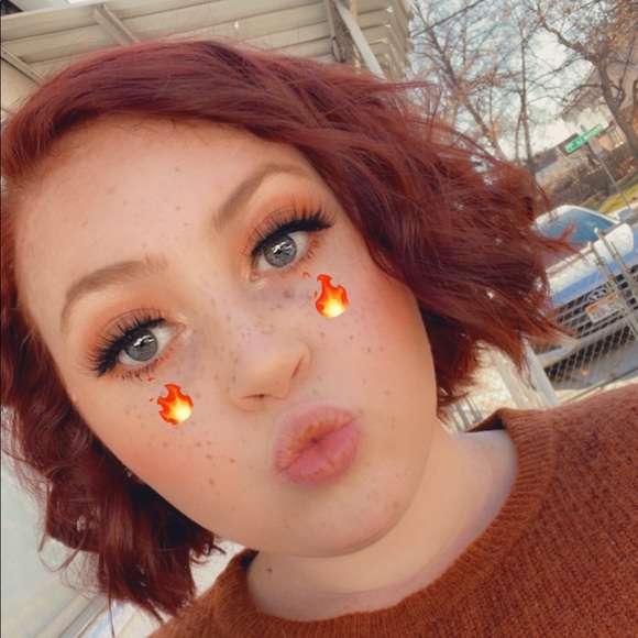 Profile Picture of Maddie Scheurich (@maddies2121) on Poshmark