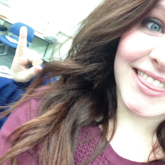 Morgan Dellow - Poshmark Profile Picture of Morgan Dellow (@morgandellow) on Poshmark