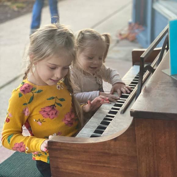 Profile Picture of Jessika Poczik (@jessikapoczik) on Poshmark