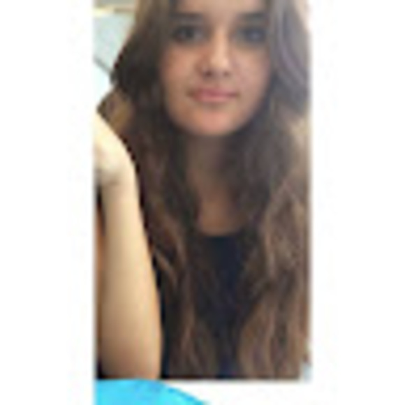 Profile Picture of Jacky Batiz (@simplyjaclyn07) on Poshmark