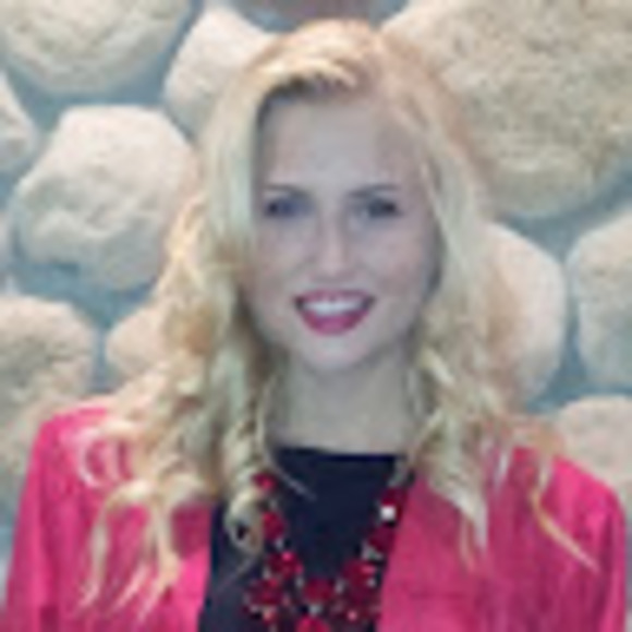 Profile Picture of Markie Kutzer (@kutze001) on Poshmark