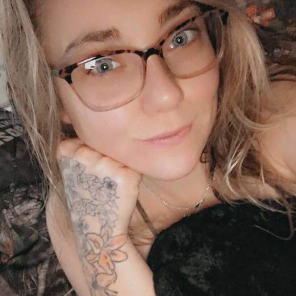 Kira Prestopine - Poshmark Profile Picture of Kira Prestopine (@prestopino23) on Poshmark