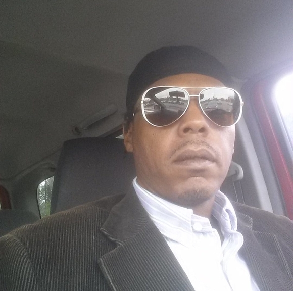 Profile Picture of Vincent Roberts (@invince) on Poshmark