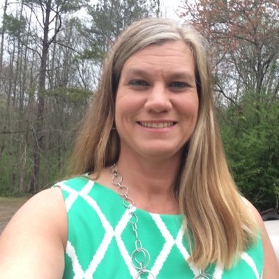 Profile Picture of Tammy McElroy (@eskimo_71) on Twitter