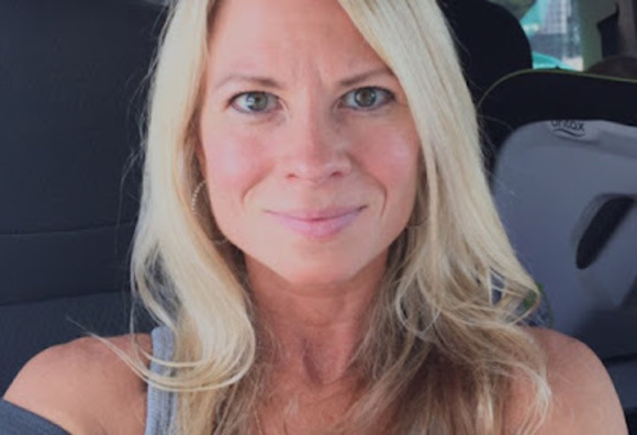 Profile Picture of Loretta Ecuyer (@girlygirlloa) on Poshmark