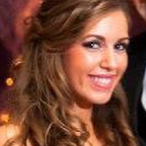 Profile Picture of Zeina Kinkel (@glamdc) on Poshmark