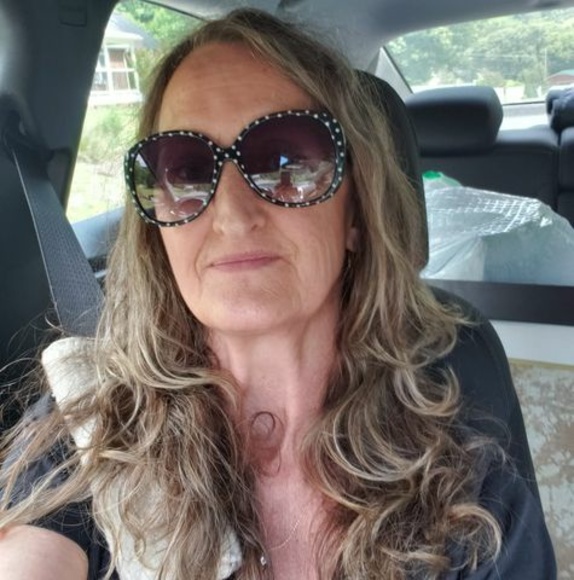 Profile Picture of Melanie Shehan (@green_eyes5719) on Poshmark