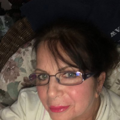 Profile Picture of Christi Mendolera (@MCM_216) on Twitter