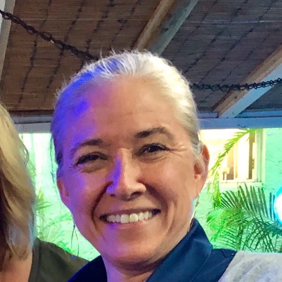 Profile Picture of Heather Paskalides (@hpaskalides) on Poshmark