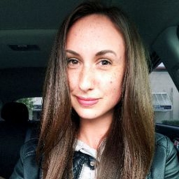 Profile Picture of Sarah anne Claffey (@sclaffey) on Poshmark