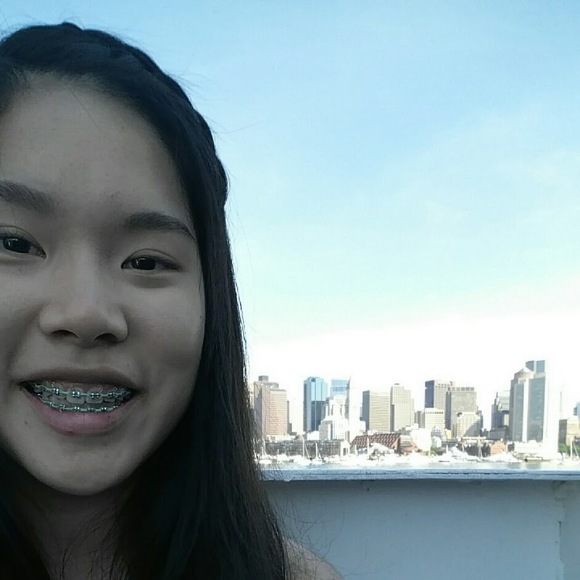 Profile Picture of Tong Li (@txngli) on Poshmark