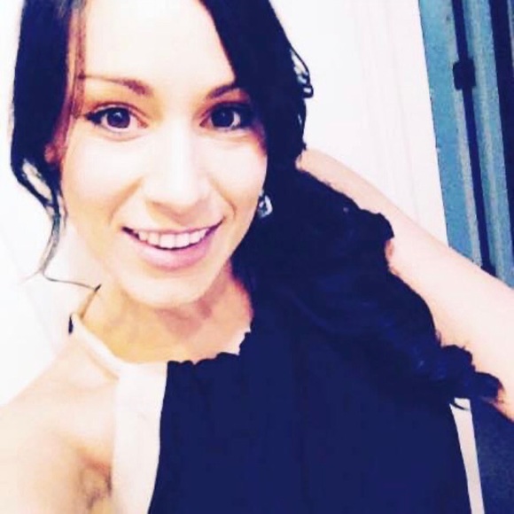 Julienne Thomas-ramos - Poshmark Profile Picture of Julienne Thomas-ramos (@jthomasramos) on Poshmark