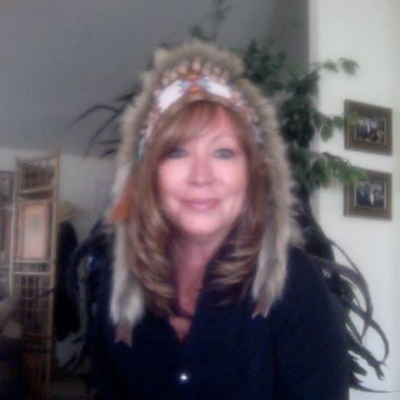 Profile Picture of Janet Cotton (@janetcotton628) on Poshmark