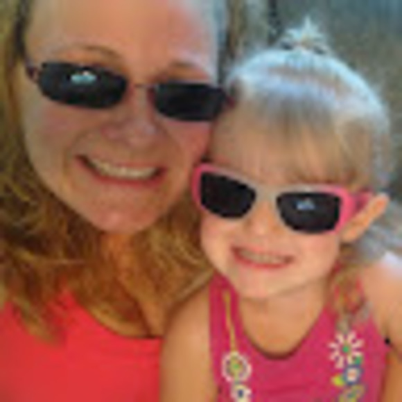 Profile Picture of Marilyn Simpson (@marsim906) on Poshmark