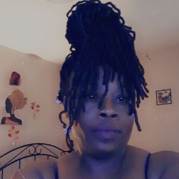Profile Picture of Lakisha Spragley (@lsprargley) on Poshmark