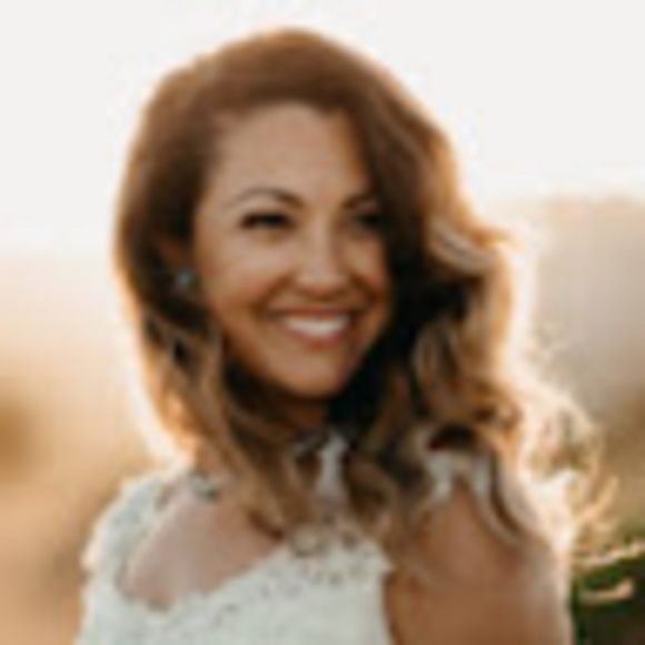 Profile Picture of Courtney Swift (@cswiftcopeland) on Poshmark