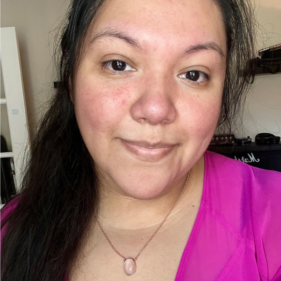 Profile Picture of Vivian Root (@viroot) on Poshmark