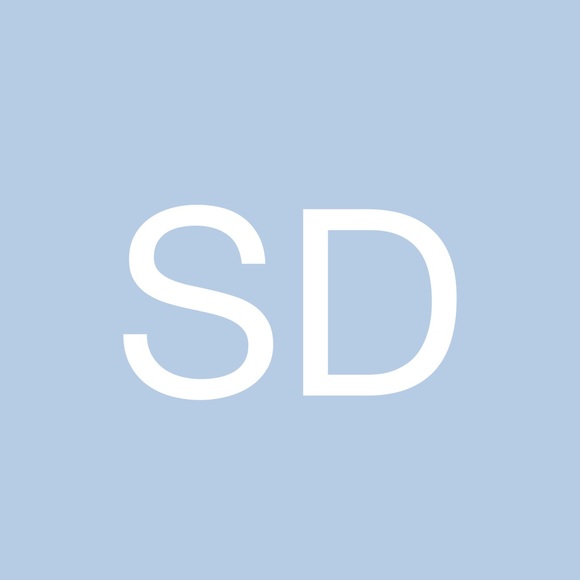 Profile Picture of Sinead Devaney (@sineaddevaney) on Poshmark