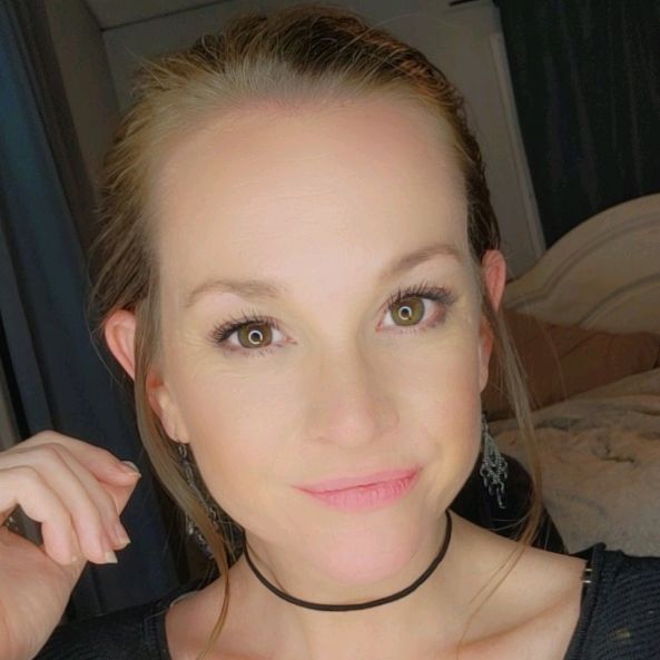 Profile Picture of Melissa Holifield (@alittlebitalexis87) on Tiktok