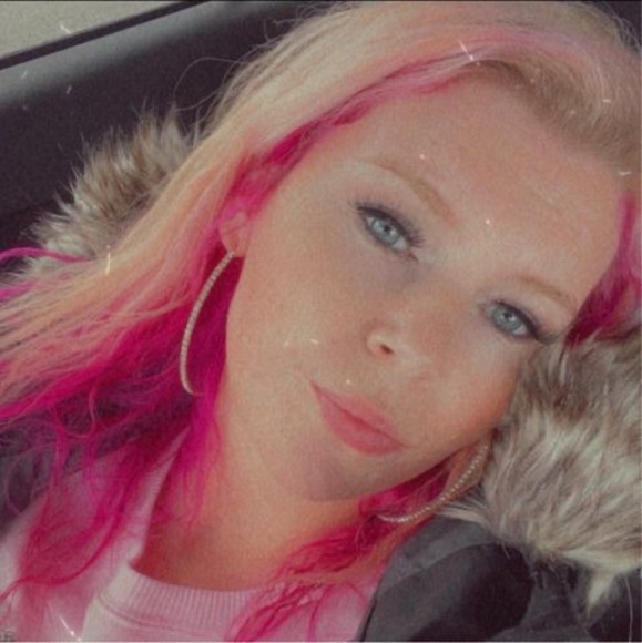 Profile Picture of Krista Ziegler (@krystalmejer) on Poshmark