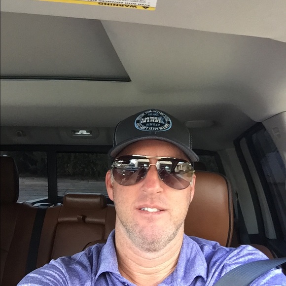 Profile Picture of Bill Grundmeyer (@billgrundy) on Poshmark