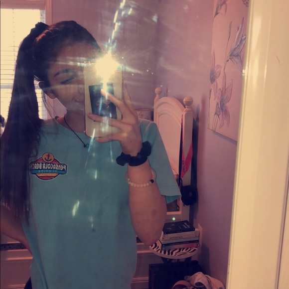 Profile Picture of Lilly Feltenberger (@lillyyyyy341) on Poshmark