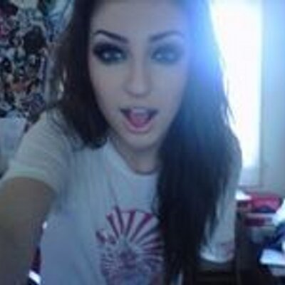 Profile Picture of Lara Hurst (@LaraHurst4) on Twitter