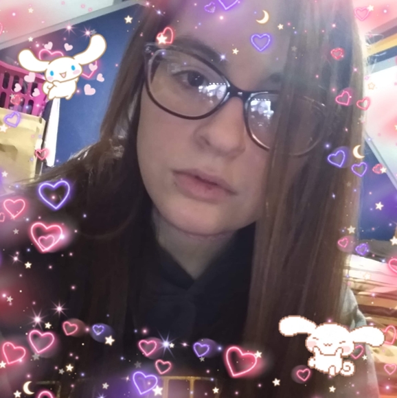 Profile Picture of Lydia Claybaugh (@lydiaclaybaugh) on Poshmark