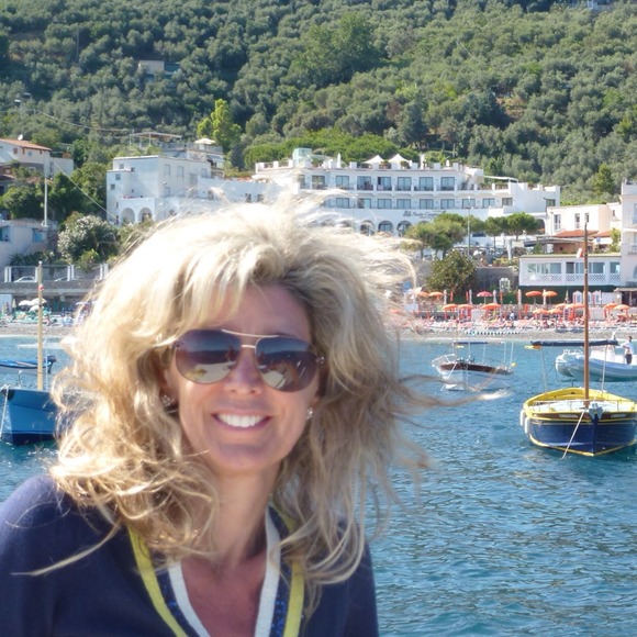 Profile Picture of Claudia Hansen (@claudia20) on Poshmark