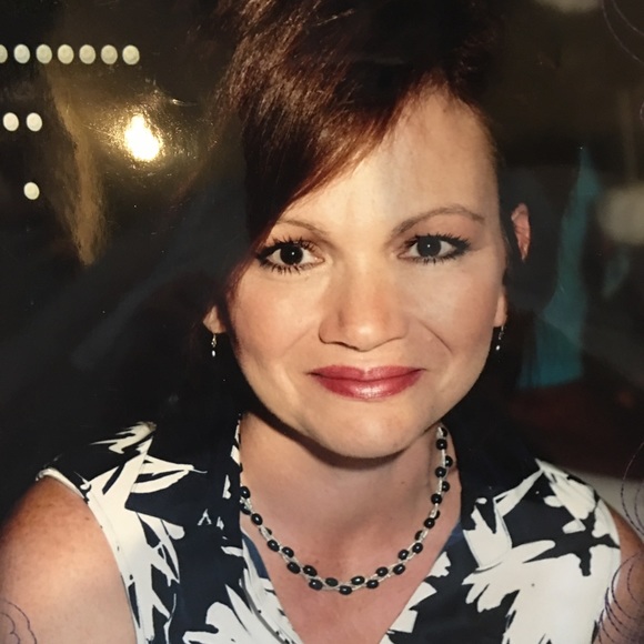 Robin Arredondo - Poshmark Profile Picture of Robin Arredondo (@tripletgram21) on Poshmark