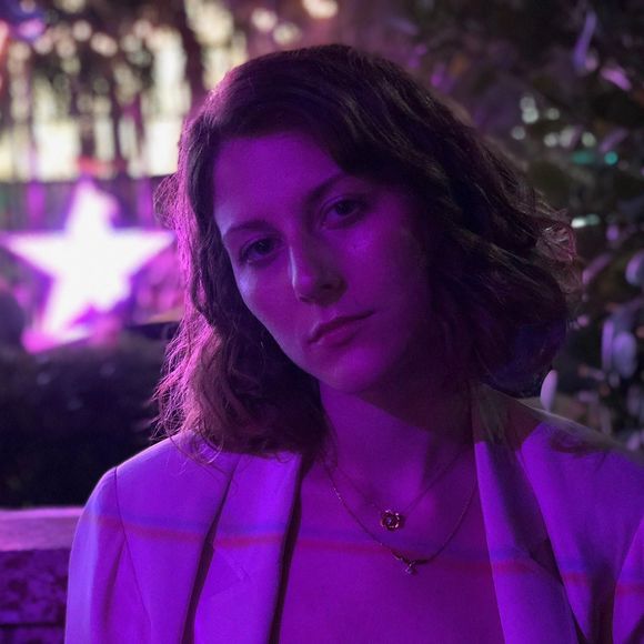 Profile Picture of Lindsey Pawlowski (@pyesdnil) on Poshmark