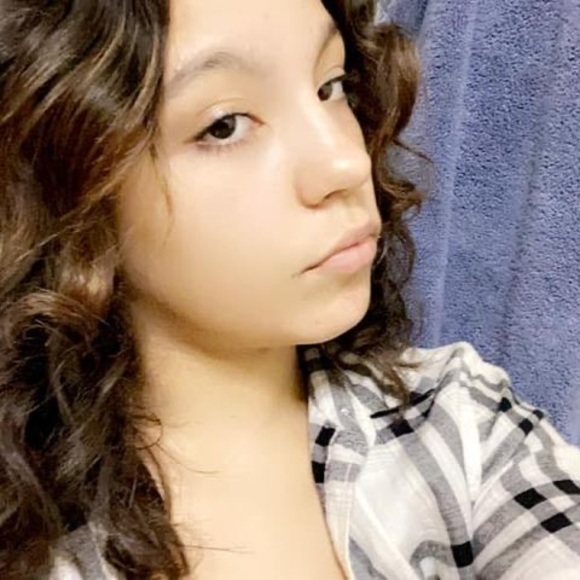 Profile Picture of Teala Lieberum (@tealalieberum) on Poshmark