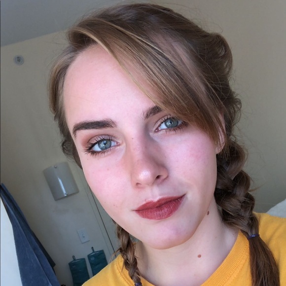 Profile Picture of Abigail Stevenson (@abby_steve) on Poshmark