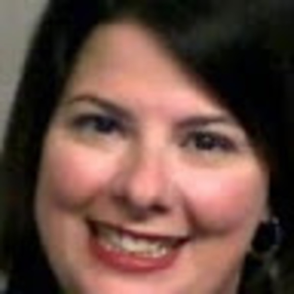 Profile Picture of Lisa Maffei (@lilimaf) on Poshmark