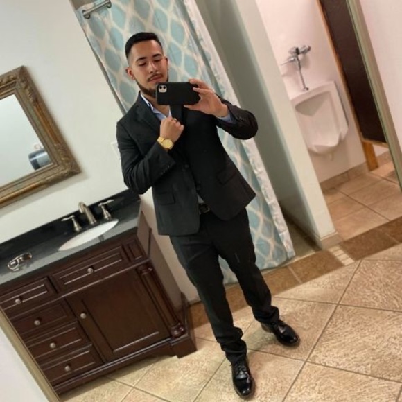 Profile Picture of Gerardo Fernandez (@gatticus777) on Poshmark