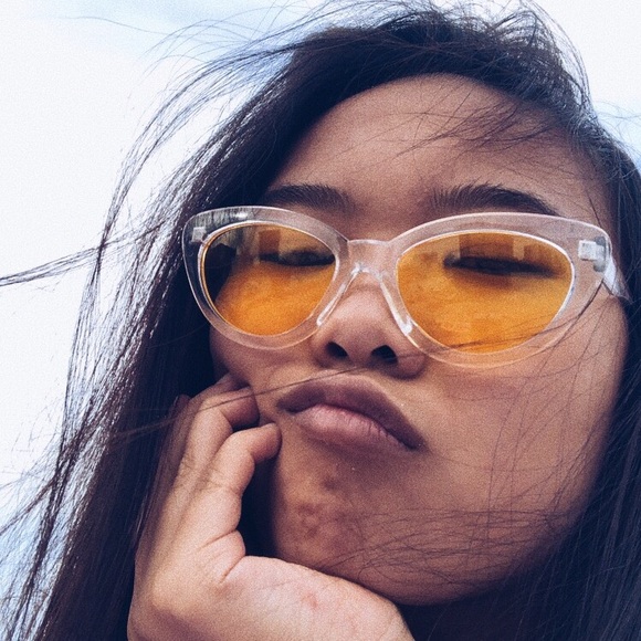 Profile Picture of Seanne Chen (@c_2) on Poshmark