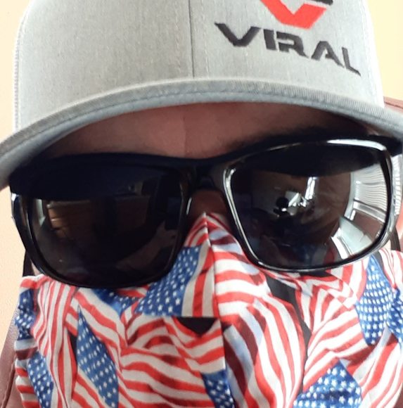 Profile Picture of Marc Santos (@marc_santos81) on Poshmark
