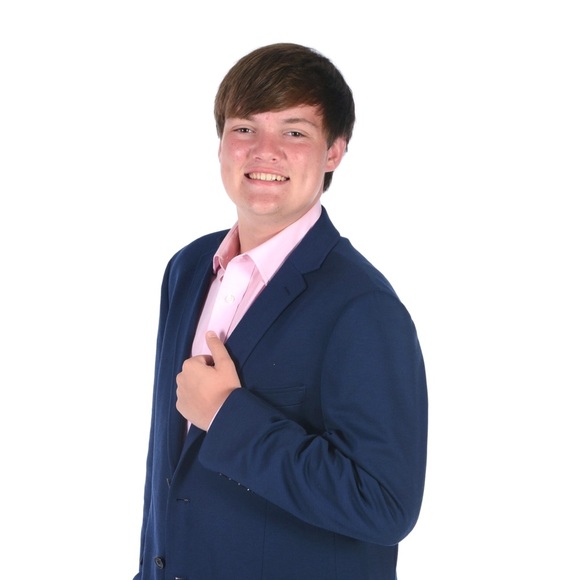 Profile Picture of Tyler Barrett (@tjbarrett) on Poshmark