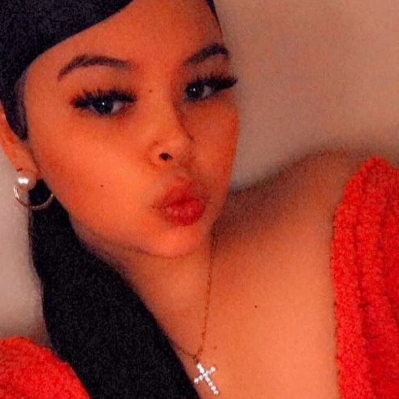 Profile Picture of Cierra Scott (@xoxocixo123) on Poshmark