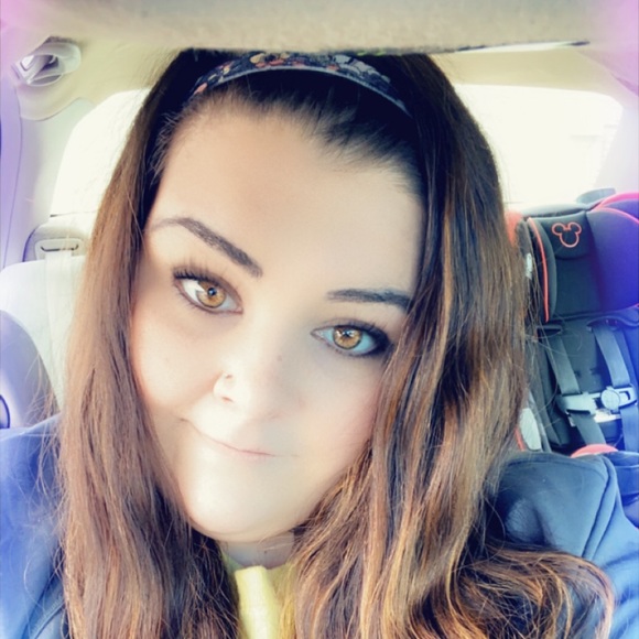 Profile Picture of Katlyn Cacia (@katlyn_cacia) on Poshmark