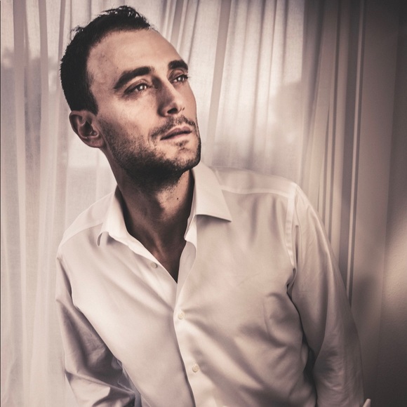 Profile Picture of Tiberiu Popa (@tiberiupopa) on Poshmark