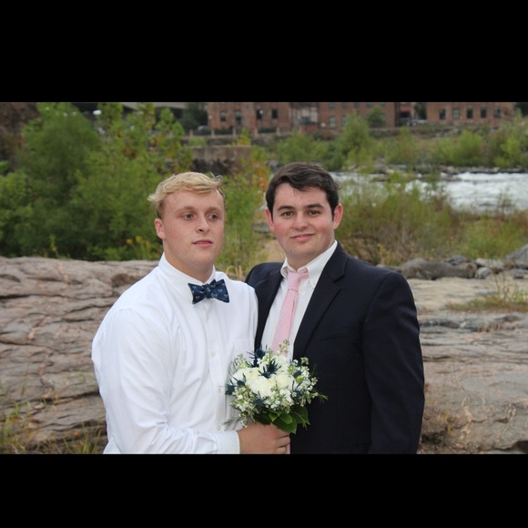 Profile Picture of Ben Ranieri (@benderran) on Poshmark