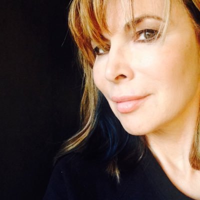 Profile Picture of Lauren Koslow (@laurenkoslow) on Twitter