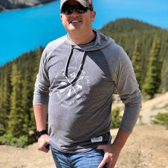 Dustin Nolen - Poshmark Profile Picture of Dustin Nolen (@dustinnolen) on Poshmark